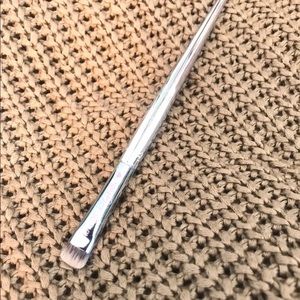 IT Cosmetics Smudger Brush